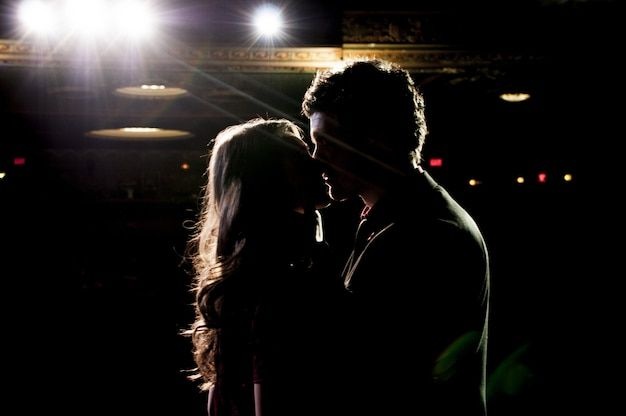 ai photo editing prompt for couple-the silhouette kiss