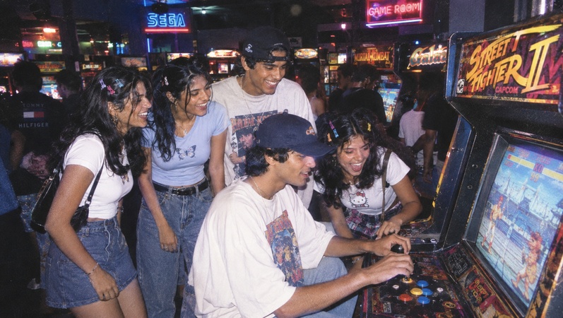 Prompt AI de los 90 para Amigos