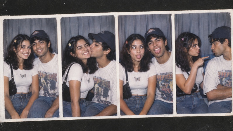 Prompt de Foto de los 90 para Pareja
