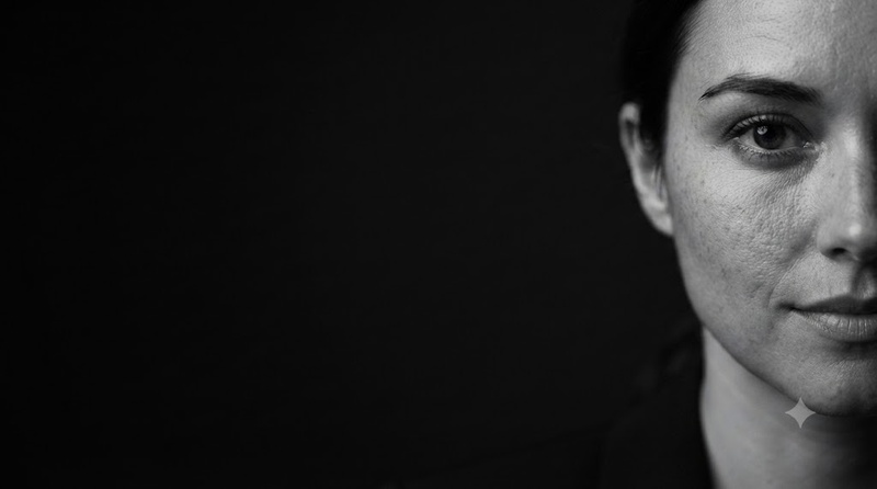 monochrome edge half face