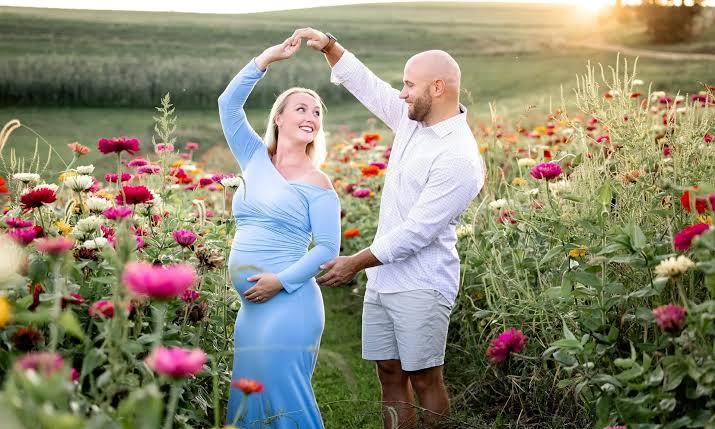 maternity ai prompt cover