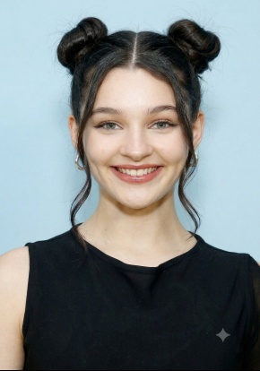 Gemini Hairstyle Prompt 17 Space Buns Wavy Face Framing